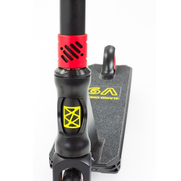 Paspirtukas Slamm Urban V9 juoda/raudona